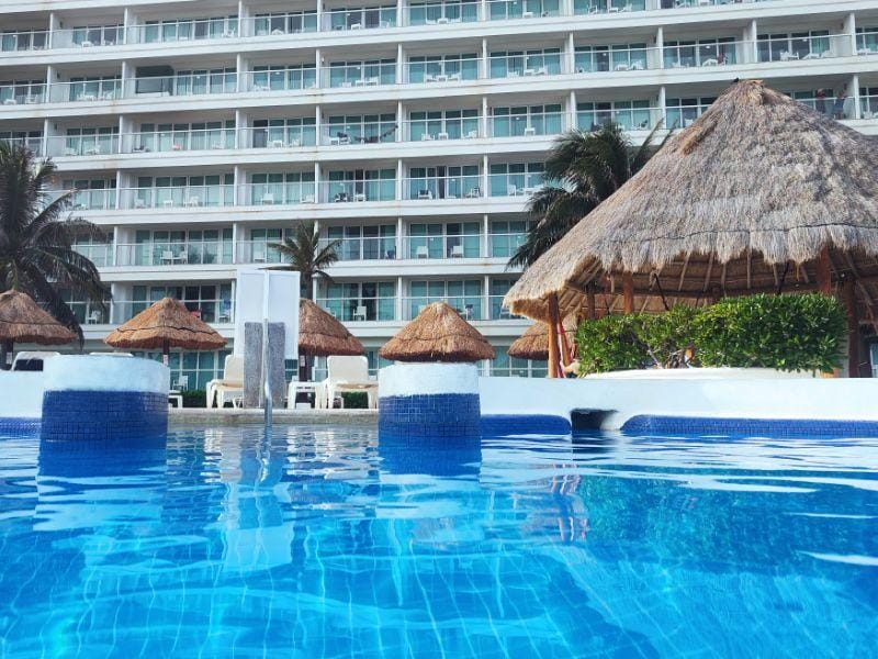 StudentEscape Krystal Cancun