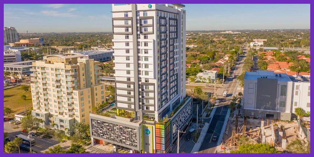Tru-Fort-Lauderdale-Exterior-1000x500-purple-border
